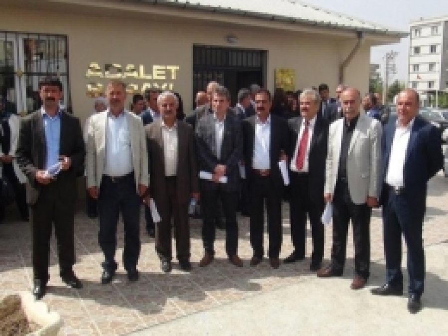 Muhtarlar Mazbatalarını Aldı 