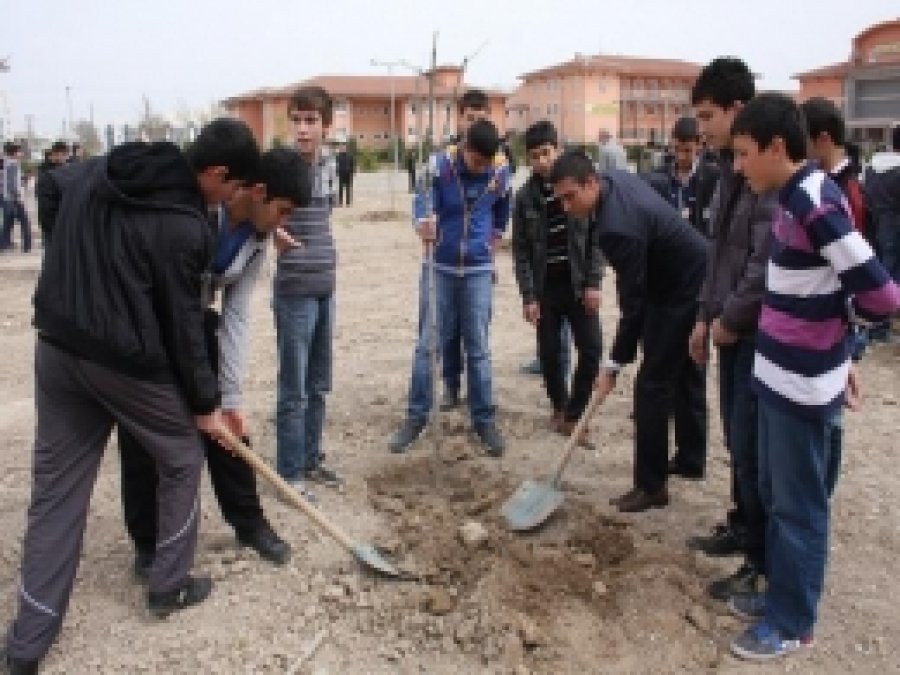 Karatay'da 'Her Öğrenci Bir Fidan' Projesi