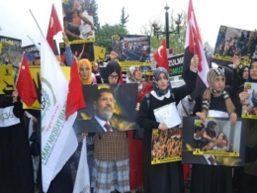 Bursa İdam Kararlarını Kınadı 