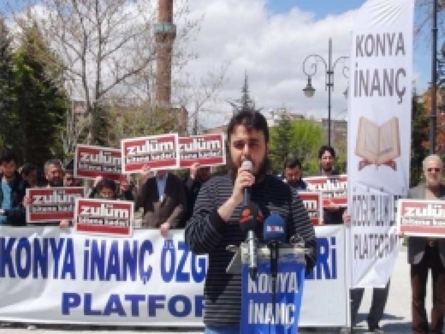 'Türkiye Zindanlarındaki Müslümanları Da Görün'