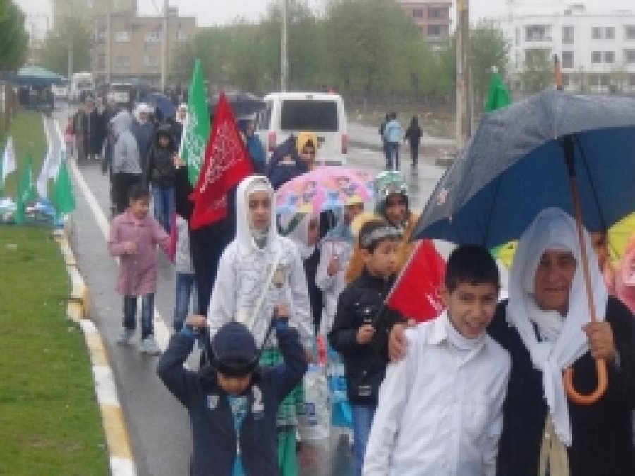 Sağanak Yağmura Rağmen Halk Mevlit Alanda