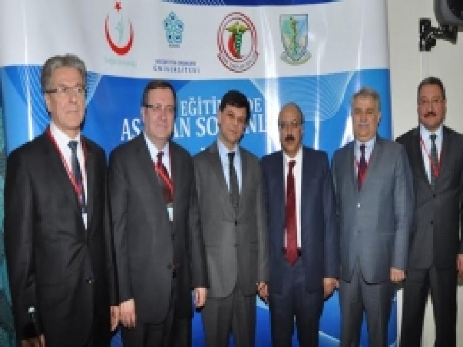 Konya'da Tıp Eğitimi Çalıştayı