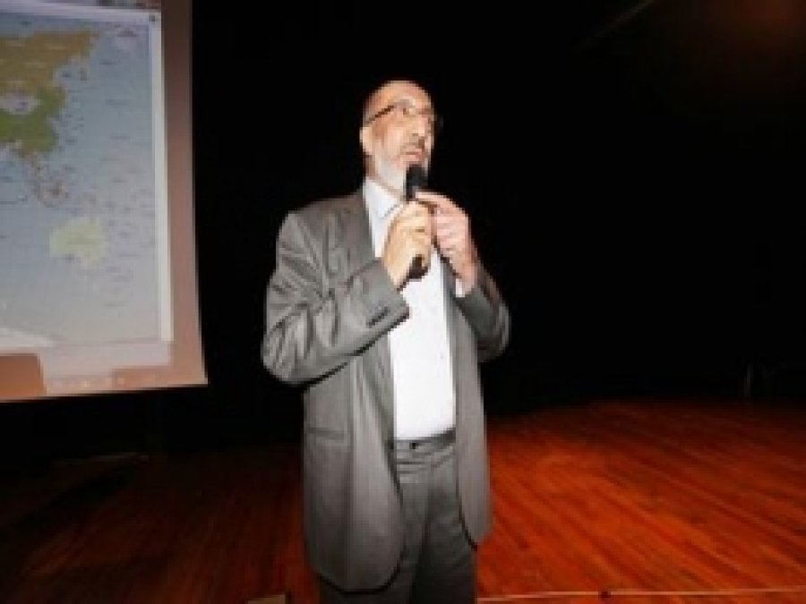 'Yeryüzünde Mecazi Anlamda Allah'ın Halifesiyiz'