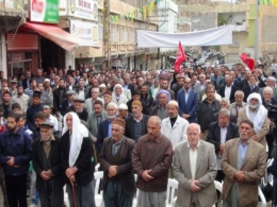 Derik Peygambere Bağlılığın Gösterdi