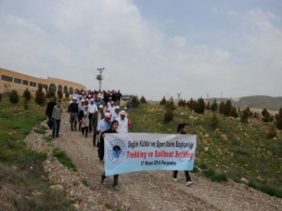 Doğa Yürüyüşü Ve Yelken Gösterisi Yapıldı 