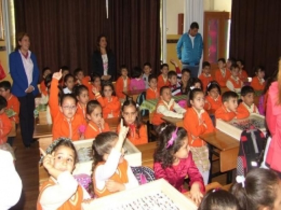 Çocuklar Böceklerden Korkmasın!