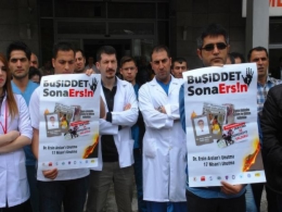Sağlıktaki Şiddet Protesto Edildi