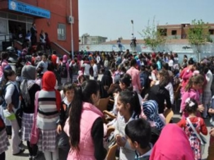 Öğretmen Ve Öğrencilerden 'Kutlu Doğum' Etkinliği