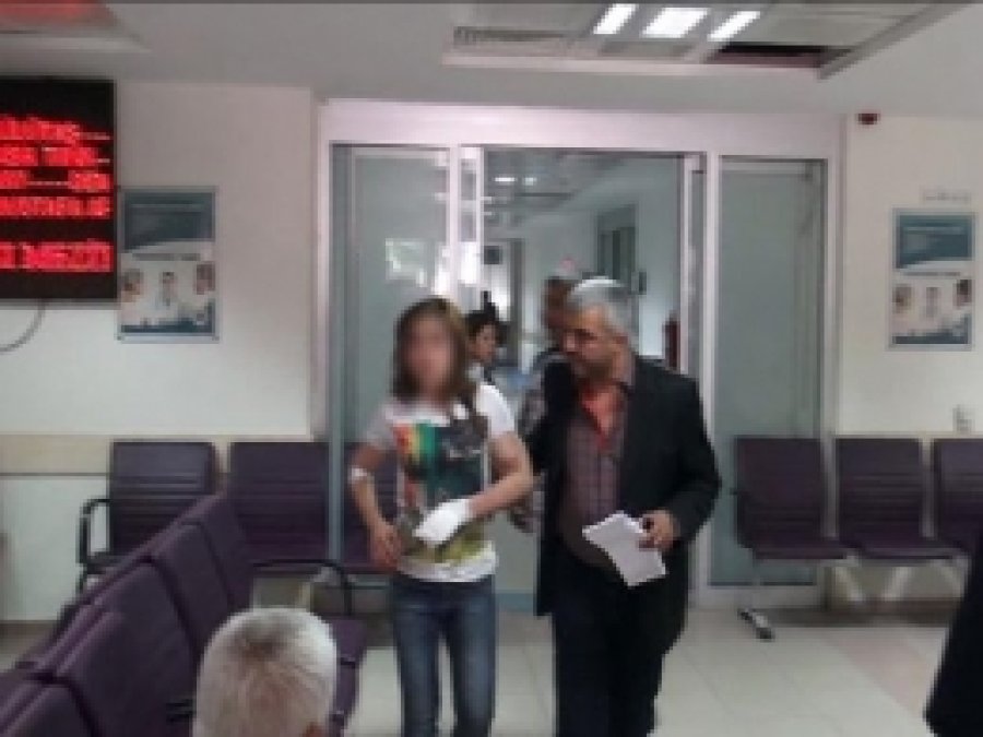 Bıçaklanan Kadını Kurtarırken Canından Oldu