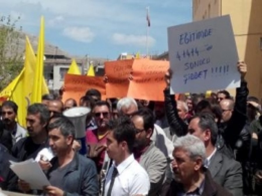 Ergani'de Bıçaklanan Öğretmen için Basın Açıklaması