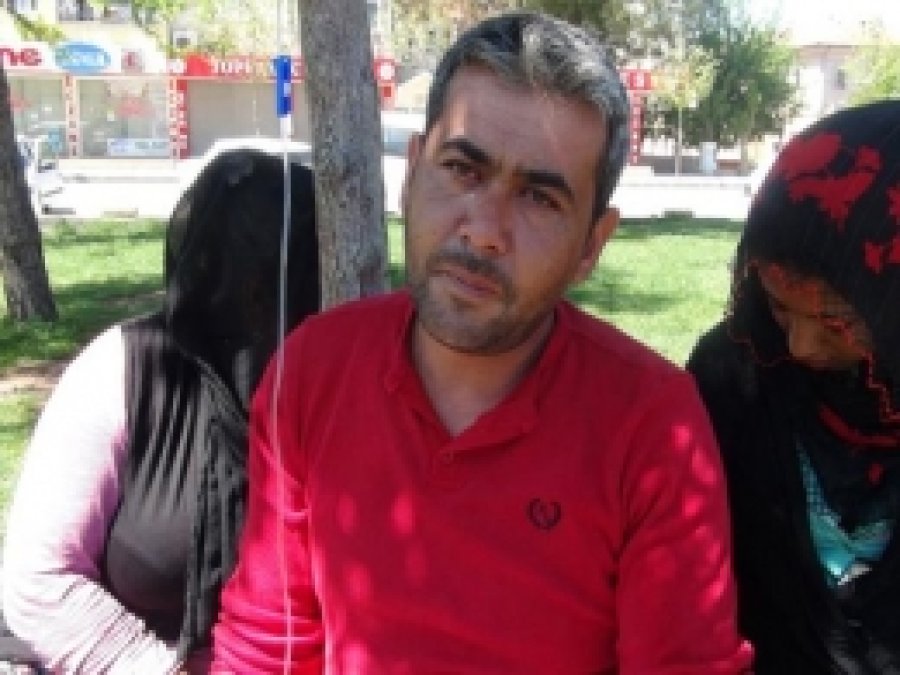 Parklarda Yaşayan Aile Yardım Bekliyor 