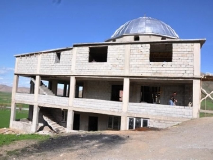 İnşaatı Tamamlanamayan Camii Yardım Bekliyor 