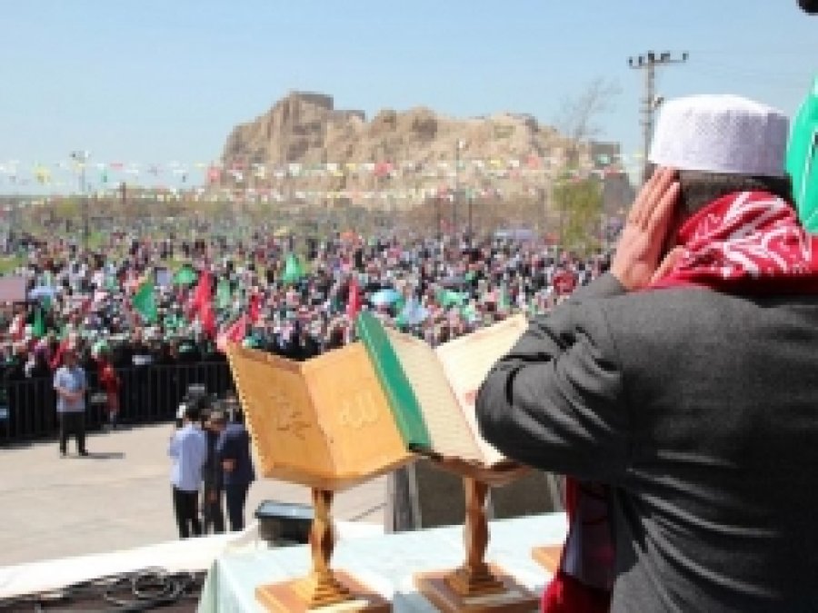 Van'da Kutlu Sevda Başladı  