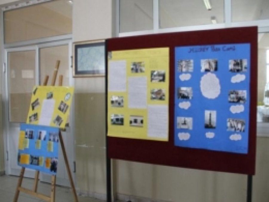 İmam Hatip Öğrencilerinden Resim Sergisi 