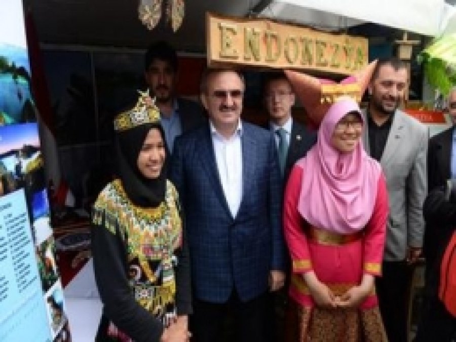44 Ülkeden Bin 500 Öğrenci Bursa'da Buluştu