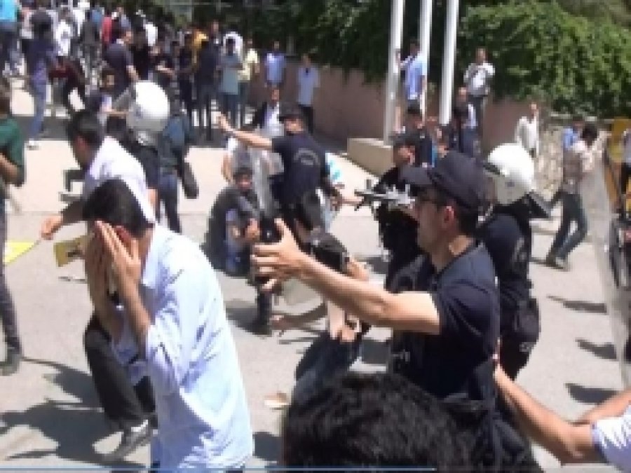 PKK/BDP'liler Siirt'te Öğrencilere Saldırdı
