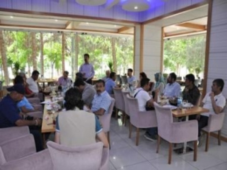 'Sendikalar Siyasi Parti Uzantısından Uzaklaşmalı'