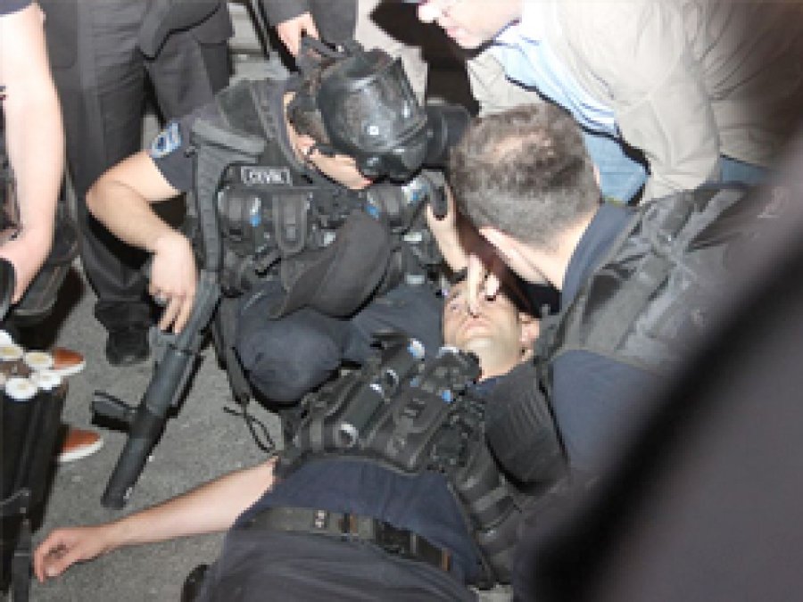 'Okmeydanı'nda Polise 3 El Bombası Atıldı'