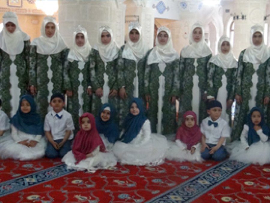 Tatvan'da Hafize Olan 11 Genç Kıza Taç Giydirildi