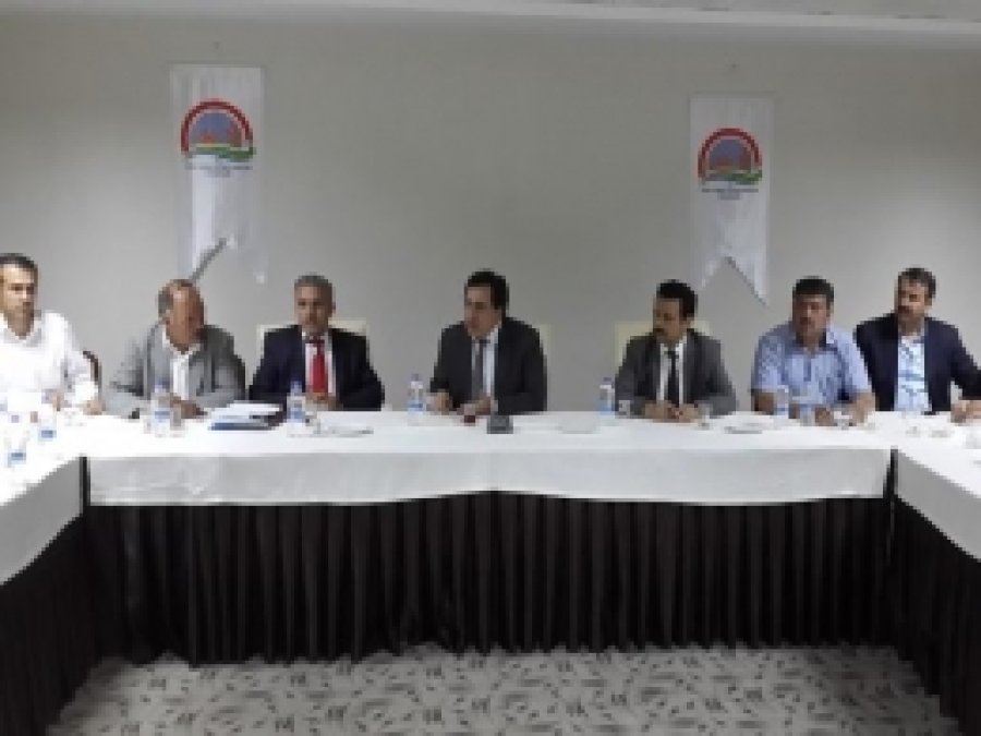 Vali Küçük Muhtarlardan Sorunları Dinledi