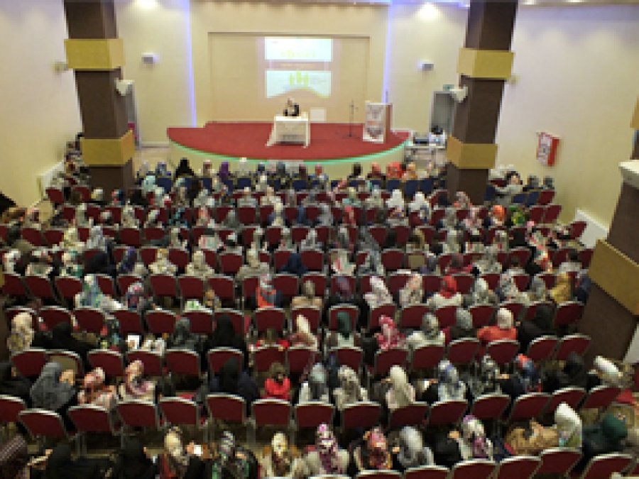 Van'da 'Erdemli Toplum' Konferansı