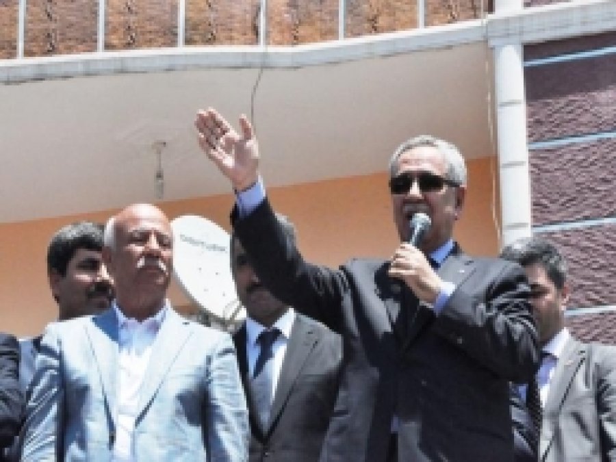 Arınç: BDP Artık Bir Tabela Partisidir