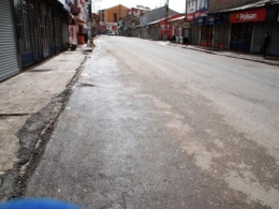 Ağrı'da Esnaf Kepenk Açmadı