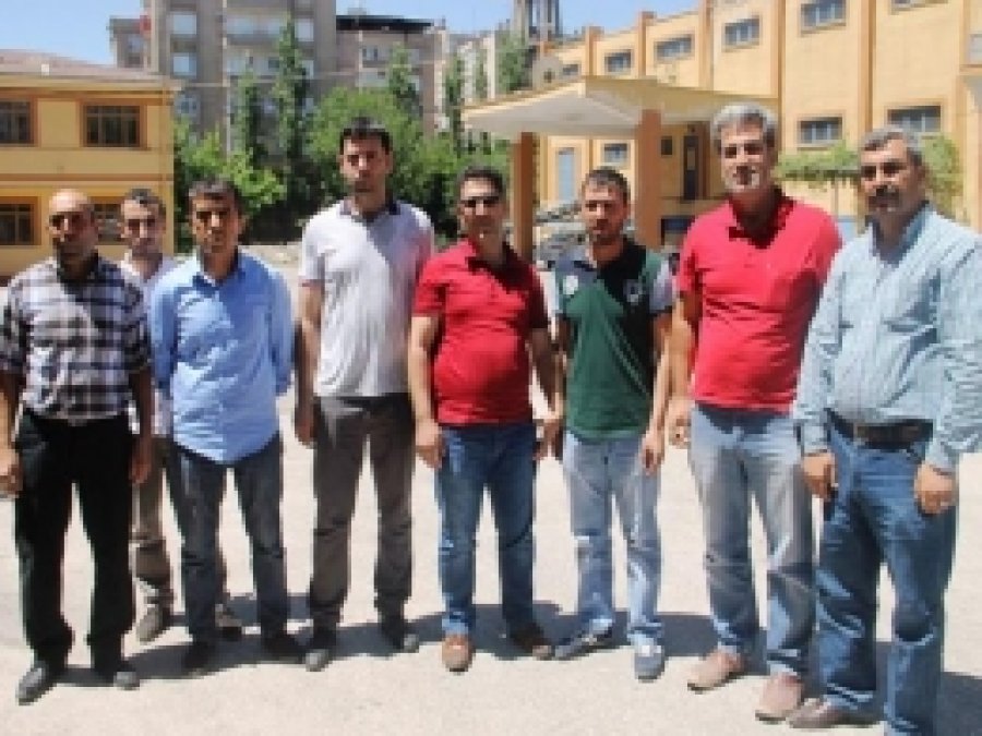 İşten Çıkarılan İşçilere Tazminatlarını İstiyor 