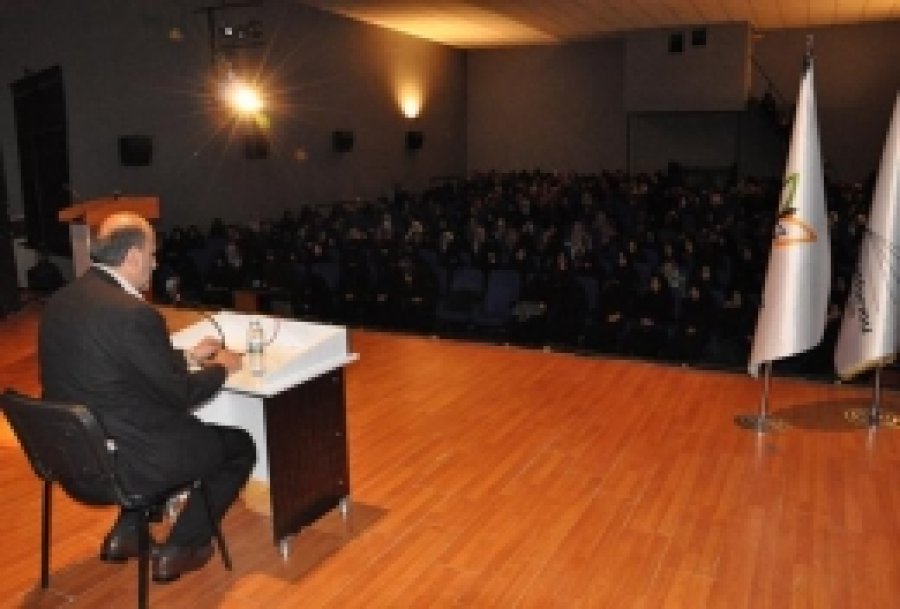 Kur'an Neslinden 'Kur'an İkliminde Gençlerle Bluşma' Semineri