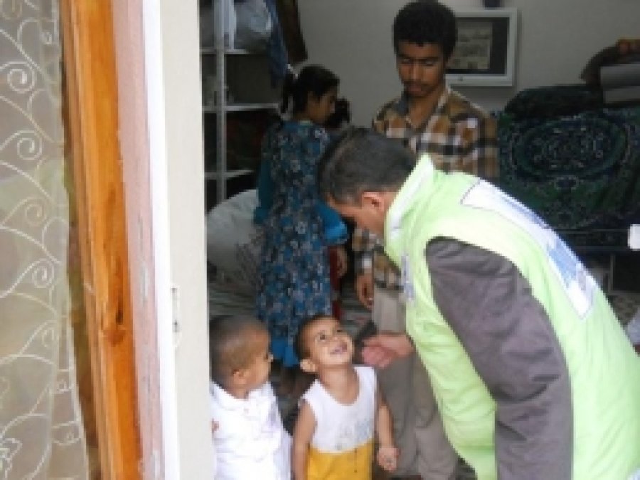 Tarsus'ta 423 Aileye Yardım Eli
