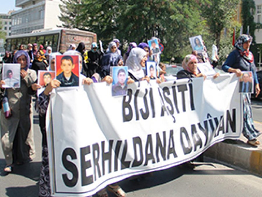 Acılı Anneler BDP'ye Yürüdü