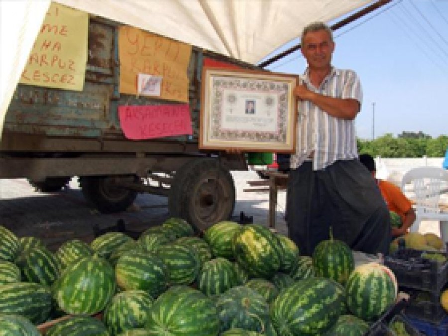 Avukatlığı Bıraktı Karpuz Satıyor