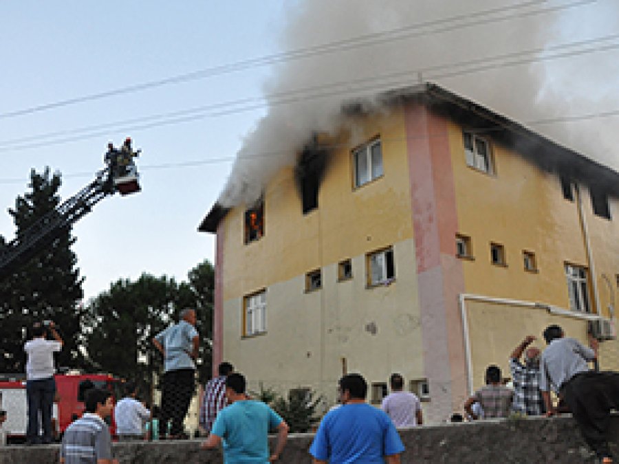 Tarsus'ta Kız Kur'an Kursunda Yangın Çıktı