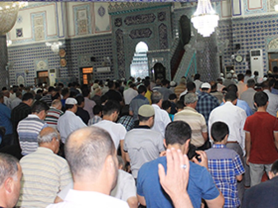 Mardin'de İlk Teravih Namazı Kılındı