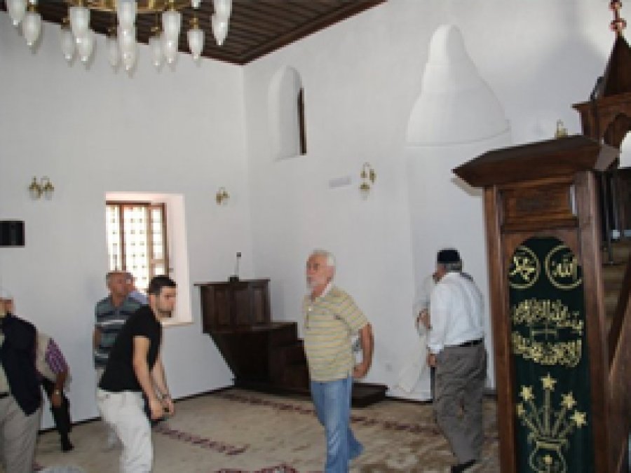 CHP'nin Sattığı Cami İbadete Açıldı