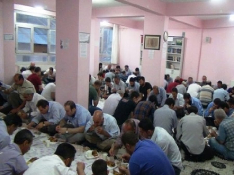 BEST-DER Vatandaşlarla İftarda Buluştu