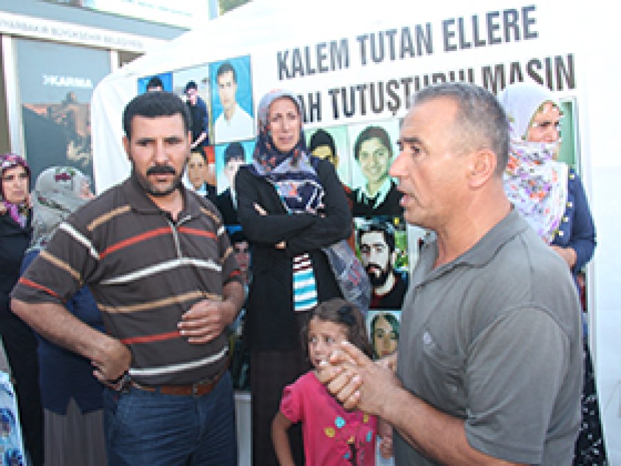 PKK'den Kaçan Genç Ailesine Teslim Edildi 