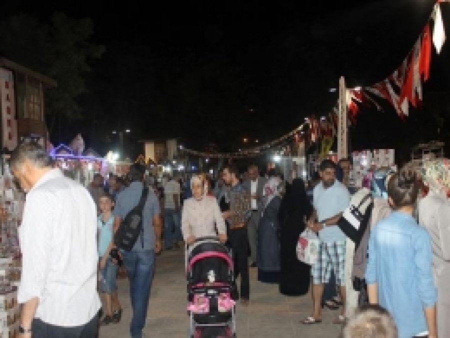 Şanlıurfa'da Hayat İftardan Sonra Başlıyor 
