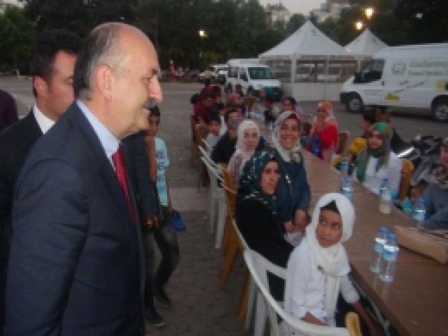 Müezzinoğlu: Gazze'de Çocuklar Yetim Kalıyor 
