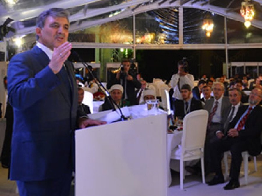 Gül: Müslümanlar Birbirlerini Katlediyor