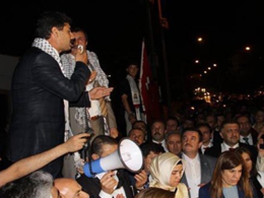 İsrail Büyükelçiliği Önünke Cuma Namazı
