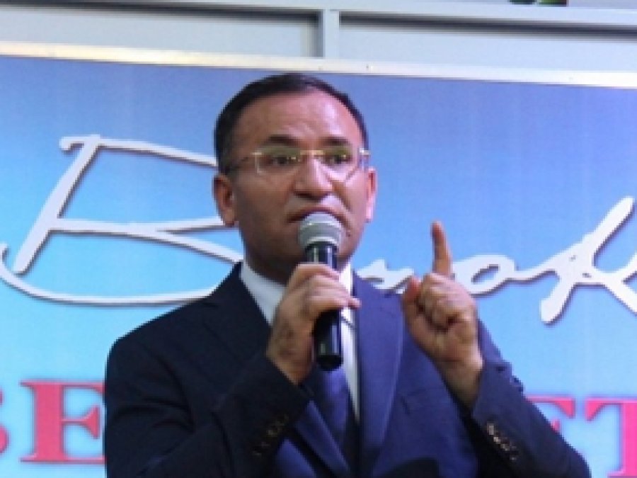 'İsrail'in Devlet Terörünü Lanetliyorum'