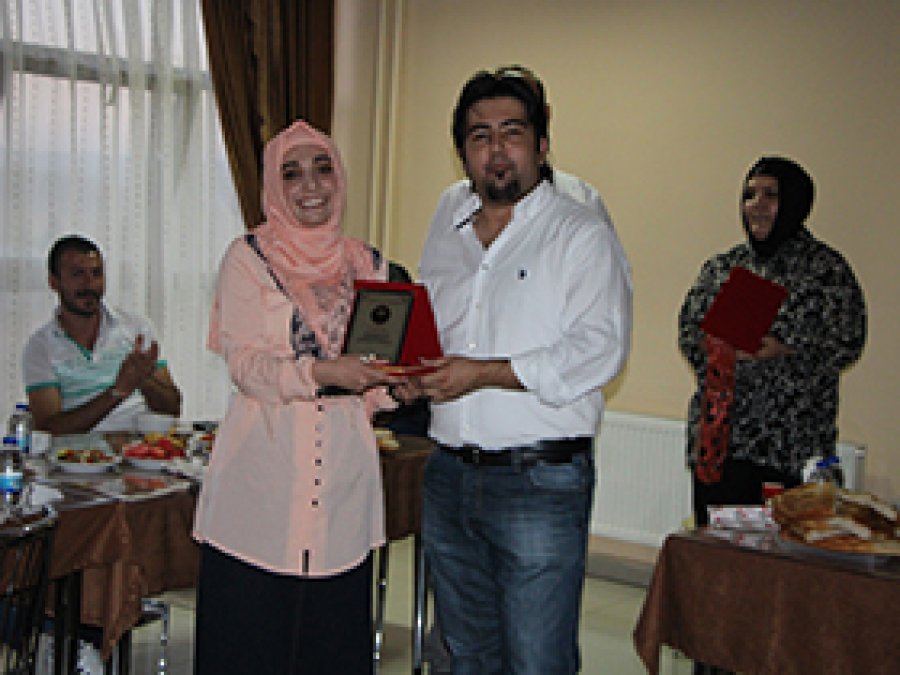 Hastane Personeline İftar ve Plaket