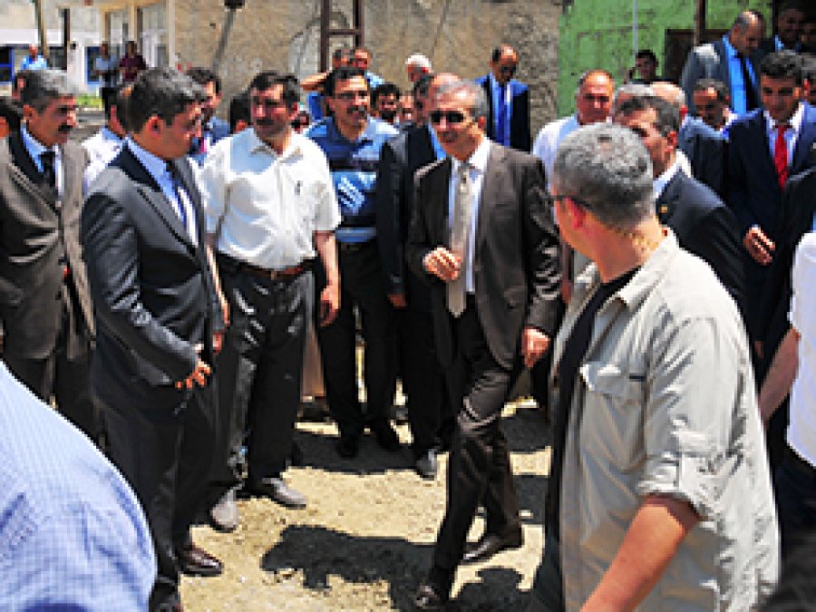 Bakan Eker Muş'ta İncelemelerde Bulundu