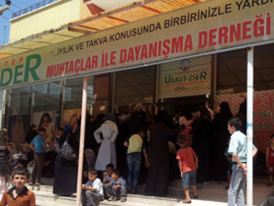 Muhtaçlar Gaziantep Umut-Der'e Akın Etti 