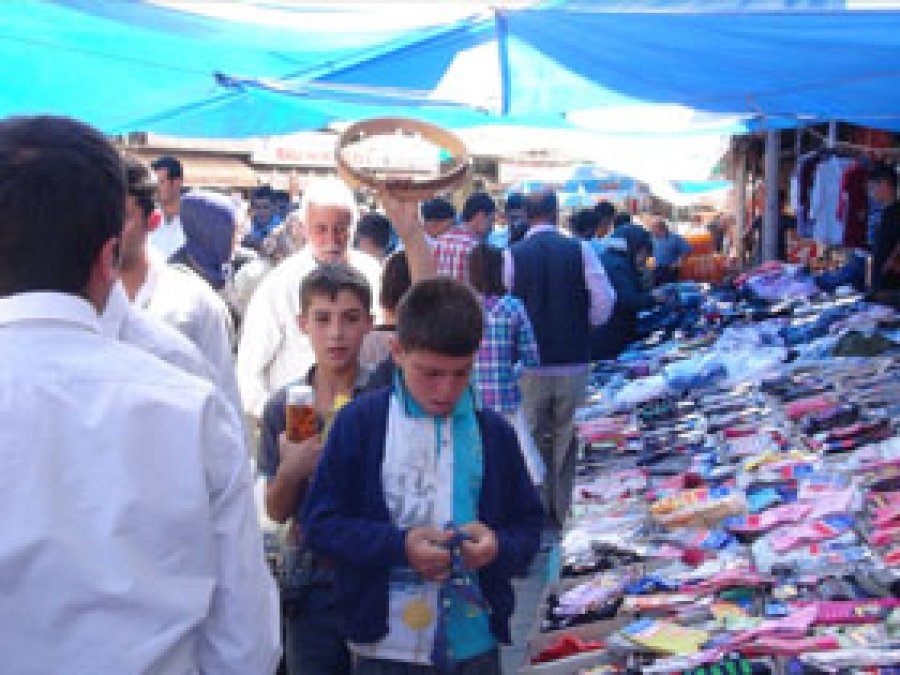 Bayram Hazırlığı Esnafı Sevindiriyor 