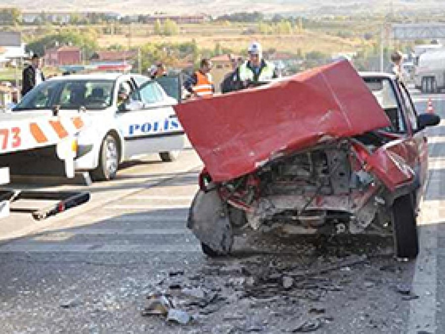 Antep'te Trafik Kazası: 1 Ölü, 6 Yaralı 