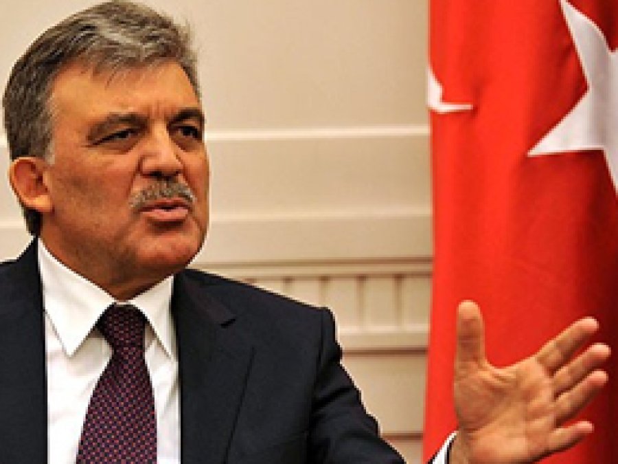 Gül: Gazze'de İnsanlığa Karşı Suç İşleniyor 