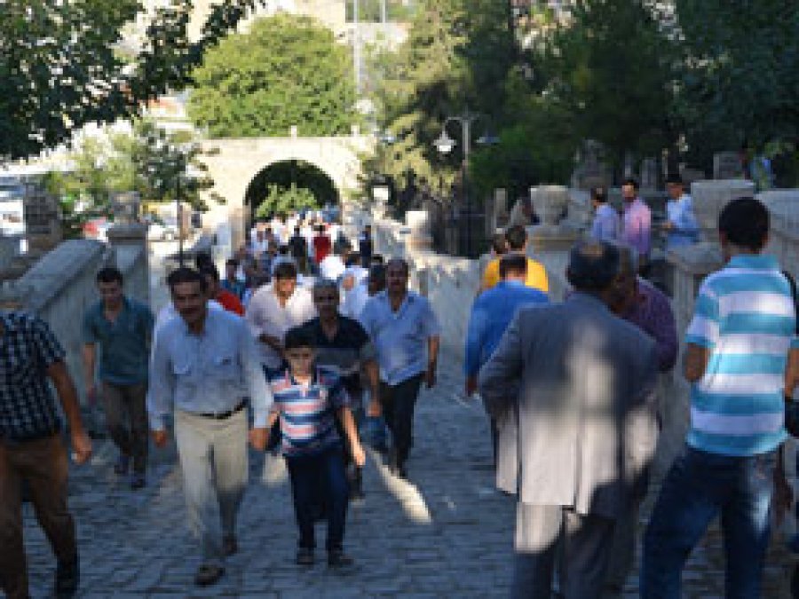 Bayramda Mezarlıklar Unutulmadı 