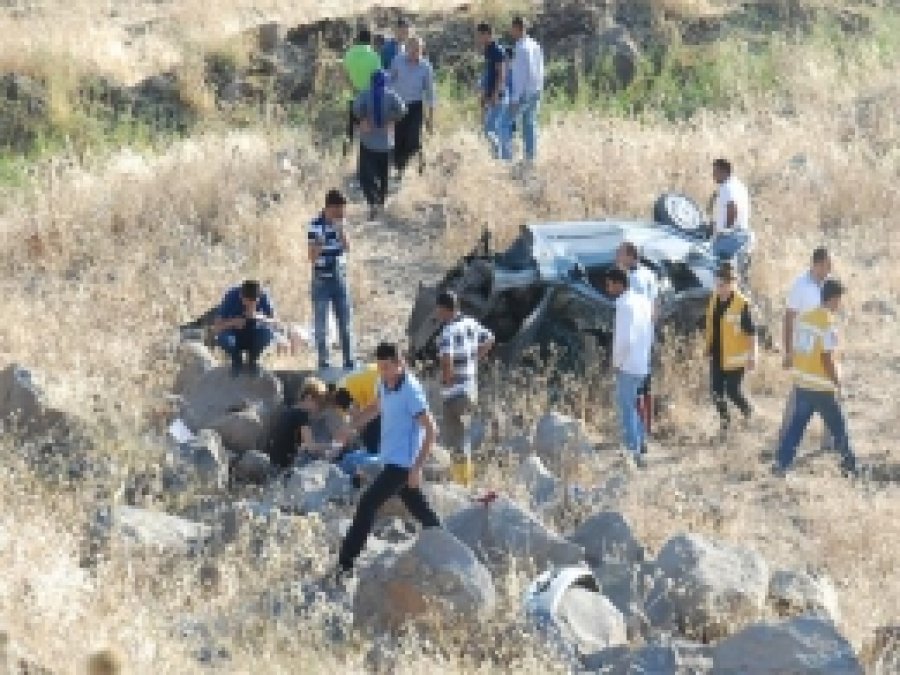 Siverek'te Otomobil Şarampole Uçtu: 4 Ölü 